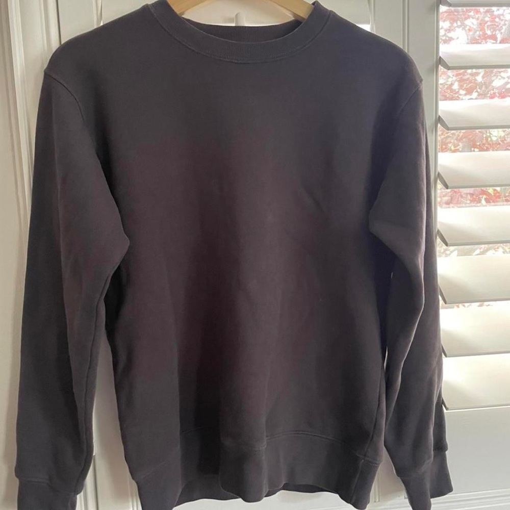 Never worn Aritzia sweater